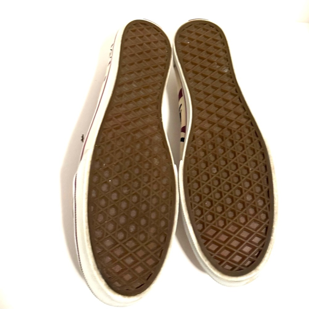 Vans - Picture 9 of 11